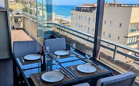 Modern Penthouse Apartment - 1 Min From The Beach